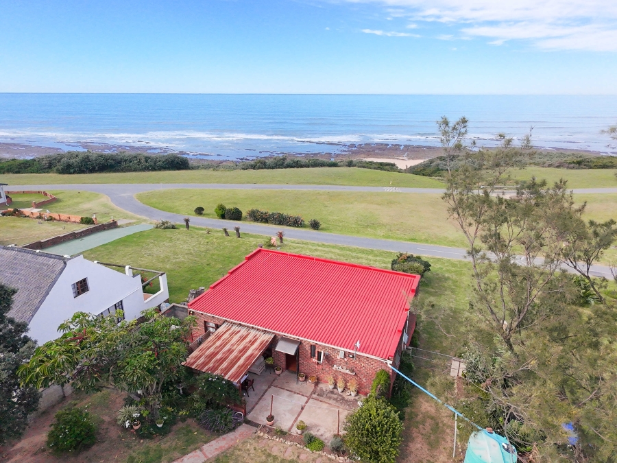 3 Bedroom Property for Sale in Winterstrand Eastern Cape